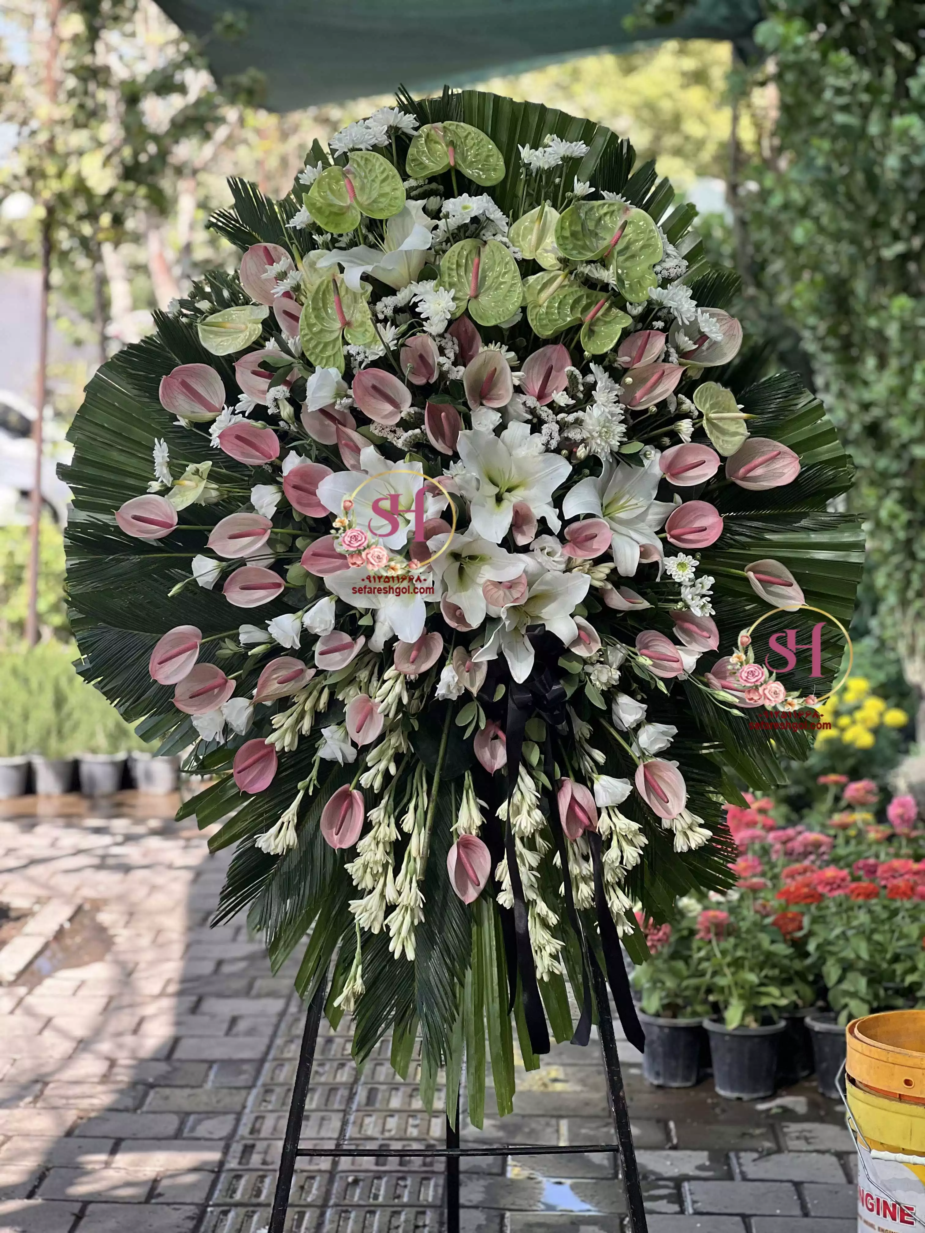 تاج گل نمایشگاه 